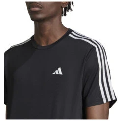 ADIDAS Traing Essentials Base 3-Stripes Tee - Funktionsshirt 12 ADIDAS Traing Essentials Base 3-Stripes Tee - Funktionsshirt -StilWelt Verkäufe adidas traing essentials base 3 stripes tee funktionsshirt detail 4
