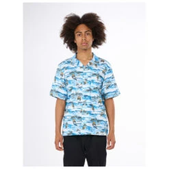 KnowledgeCotton Apparel Boxed Fit AOP S/S Light Shirt - Hemd 8 KnowledgeCotton Apparel Boxed Fit AOP S/S Light Shirt - Hemd -StilWelt Verkäufe knowledgecotton apparel boxed fit aop s s light shirt hemd detail 3