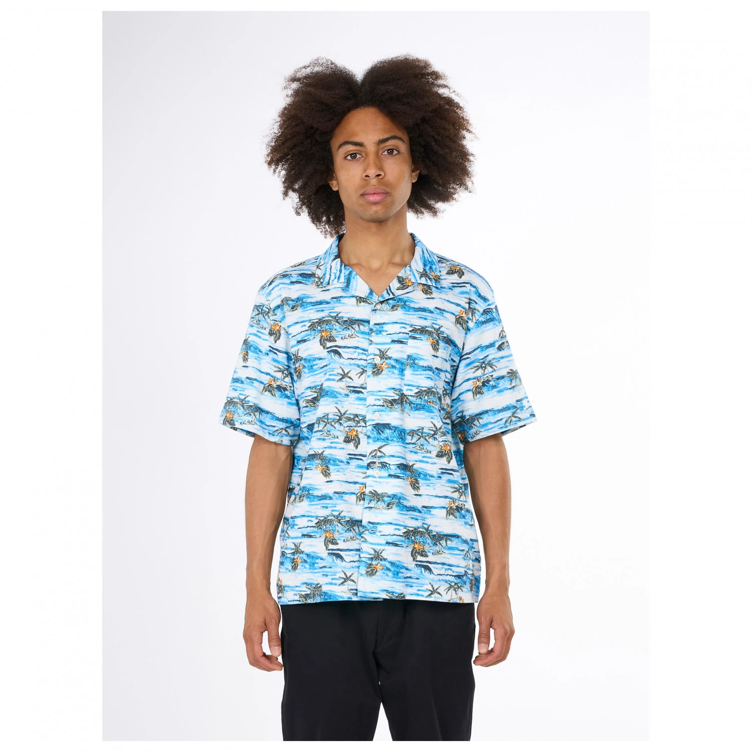 KnowledgeCotton Apparel Boxed Fit AOP S/S Light Shirt - Hemd 5 KnowledgeCotton Apparel Boxed Fit AOP S/S Light Shirt - Hemd – Bild 3